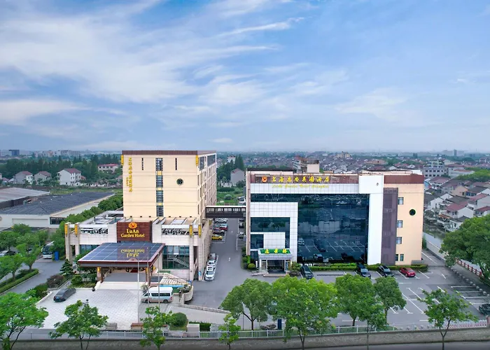 Shanghai Luan Garden Hotel-Complimentary Shuttle Service Between Shanghai Pu D Ong Airport And Disneyland