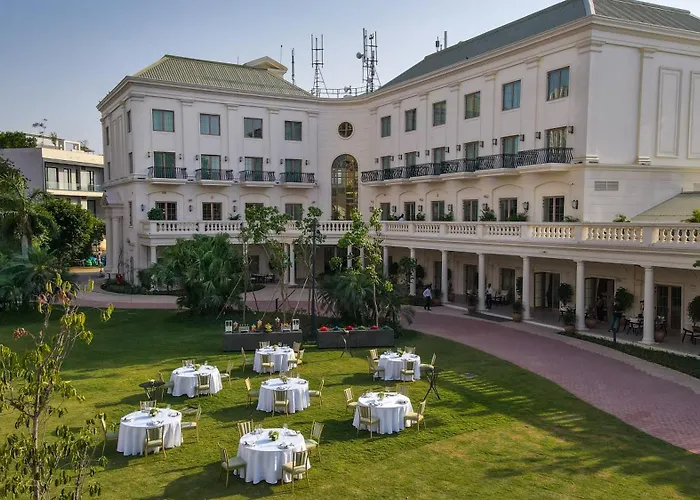 Dlf Club 4