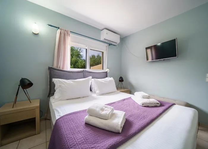 Petronila Luxury Villa With Heated Private Pool