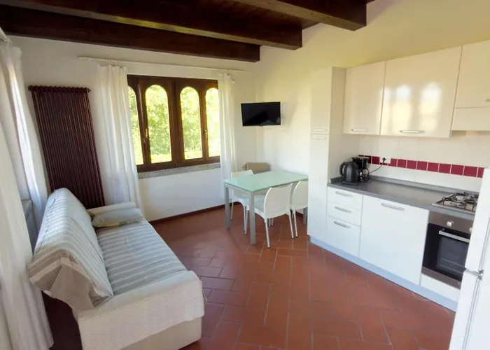 Casa Mario Spacious Garden Apartments, Lake Como
