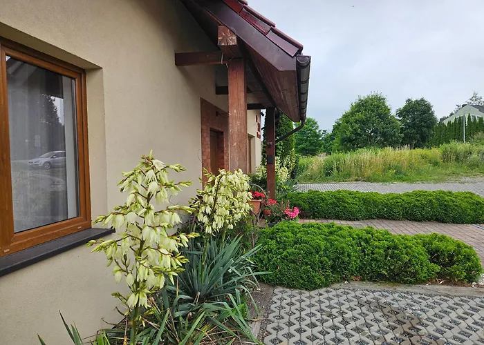 Wisniowy Sad - Apartamenty I Pokoje W Spokojnej Okolicy, Blisko Dworca Pkp I Pks