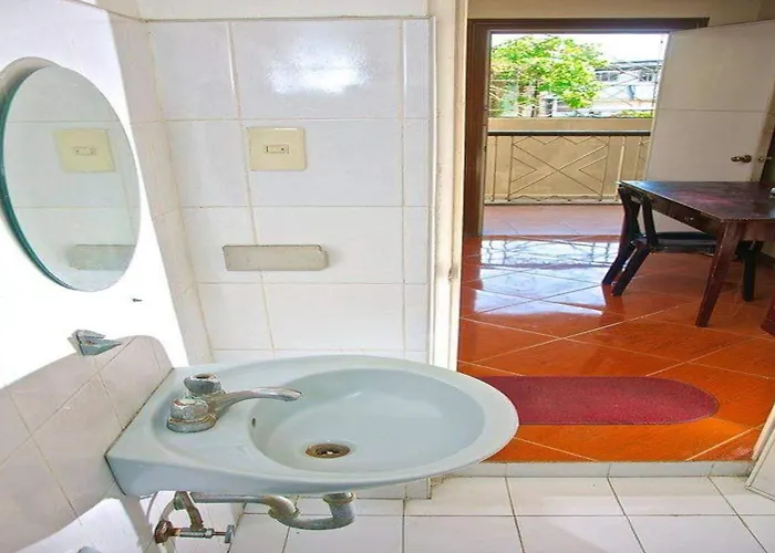 Oyo 679 Ddd Habitat Pension House