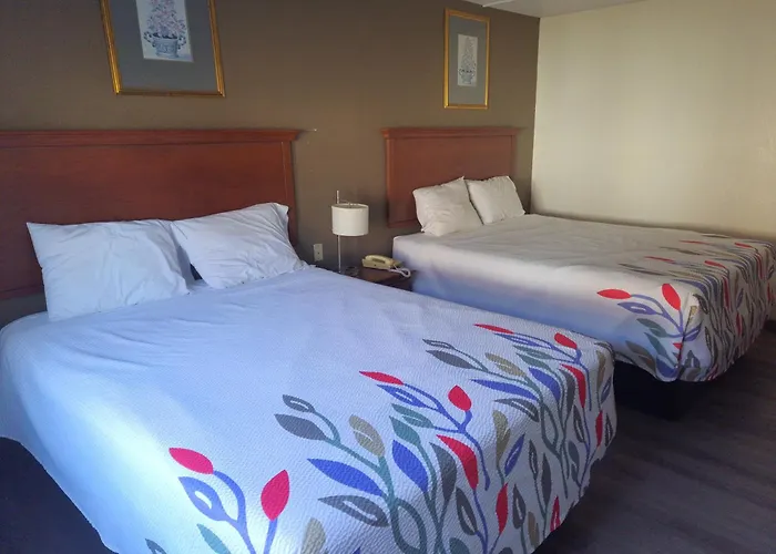 Canadiana Motel