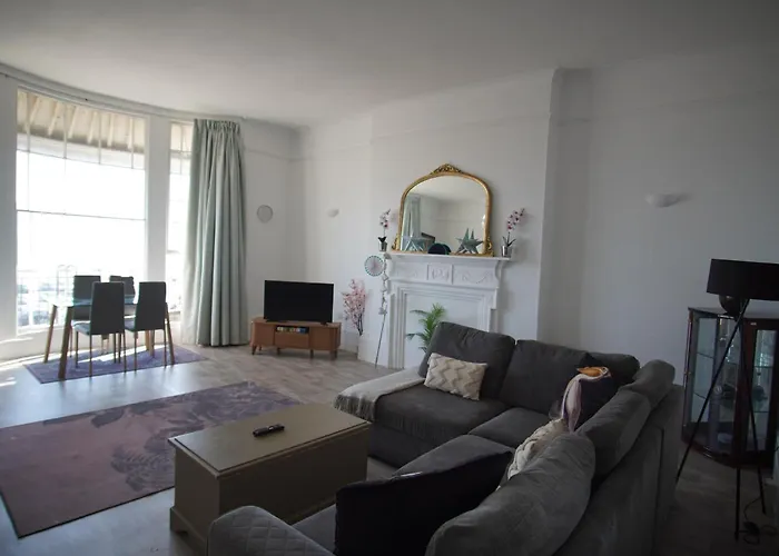 Period Sea View Flat In Hastings