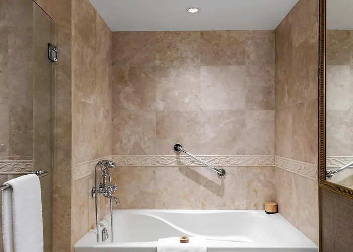 Wedgewood Hotel & Spa - Relais & Chateaux