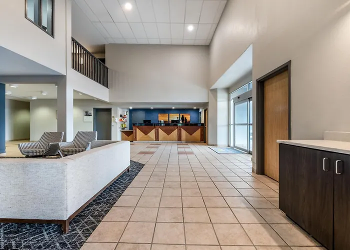 Days Inn & Suites By Wyndham Thunder Bay