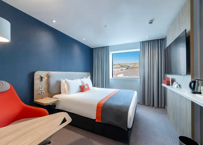 Holiday Inn Express - London Heathrow T4 By Ihg