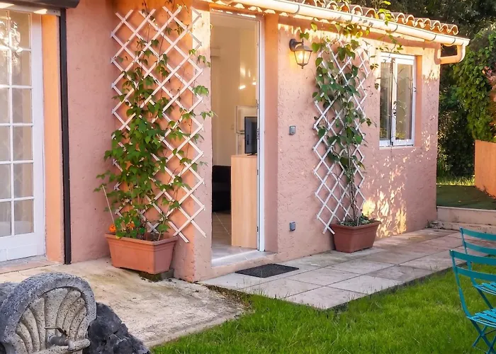 Maison Charmante A Montauroux Avec Jacuzzi Et Vue