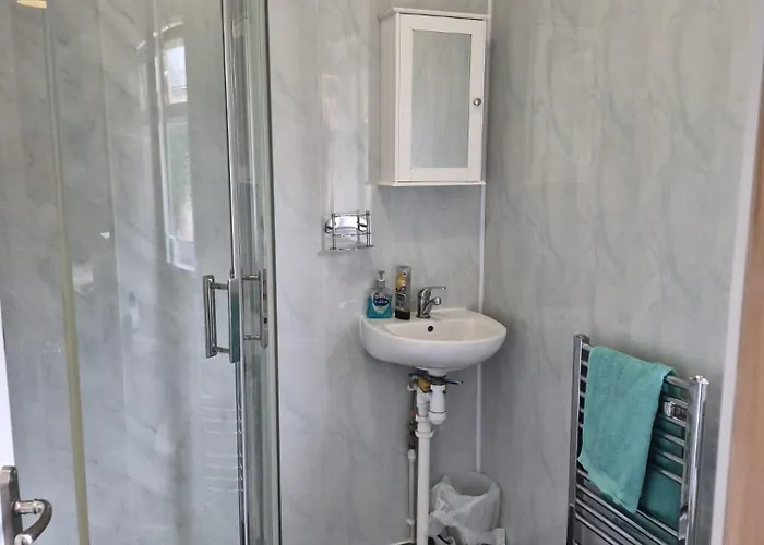 Sheridan House - Self Contain Flats Long Or Short Stay Special Rate Available