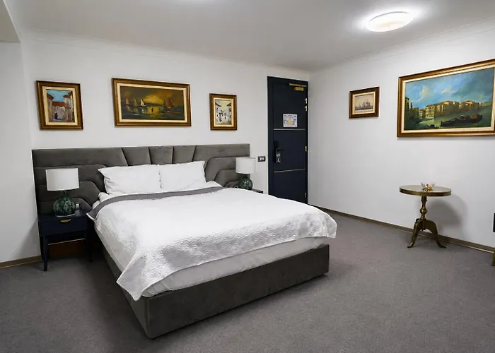 The Square Hotel