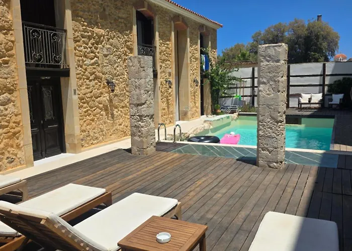 Volakas Beachfront Suites