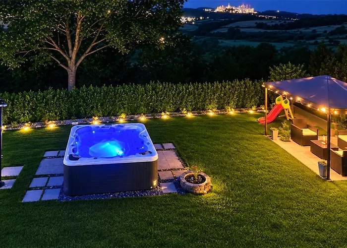 Stunning Apartment In Monteriggioni With Wifi