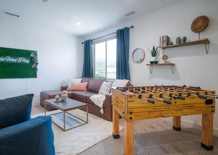 Enjoy A Stay @ Casa De Fore!Play! New Townhome!