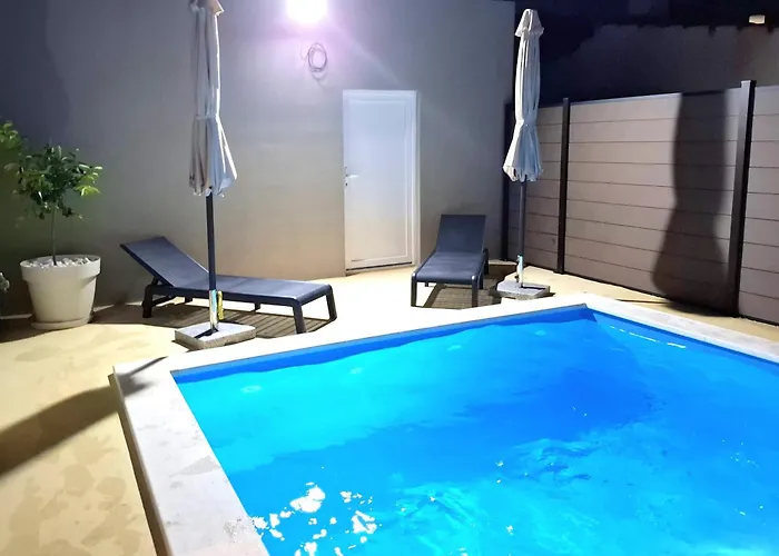 Villa Nar
