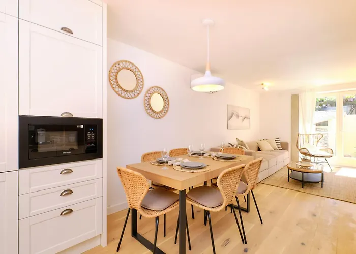 Island Villa Alba With Terrace & Grill - Happy Rentals