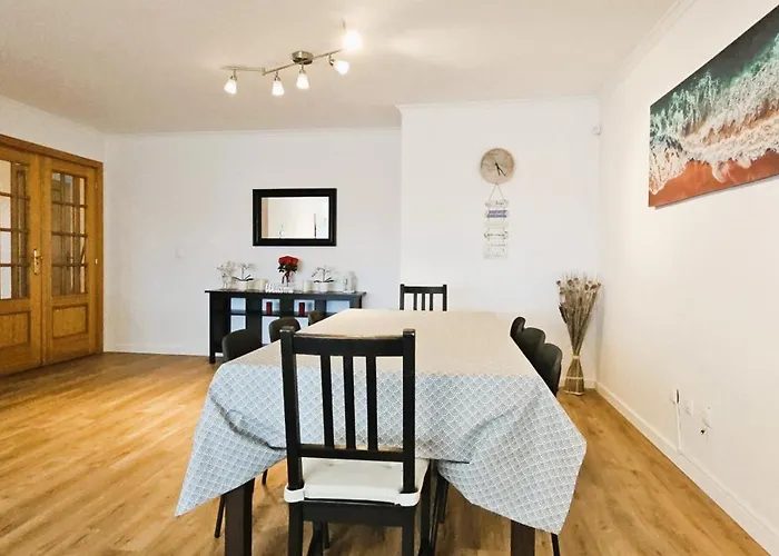 Modern 3 Bed Flat - Beaches, Expo & City Fun - Your Gateway To Lisbon