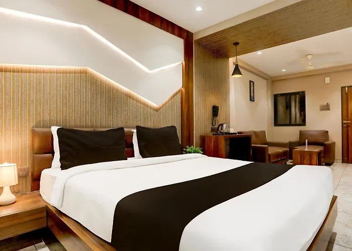Townhouse Kadodra Formerly Jd Business Hotel