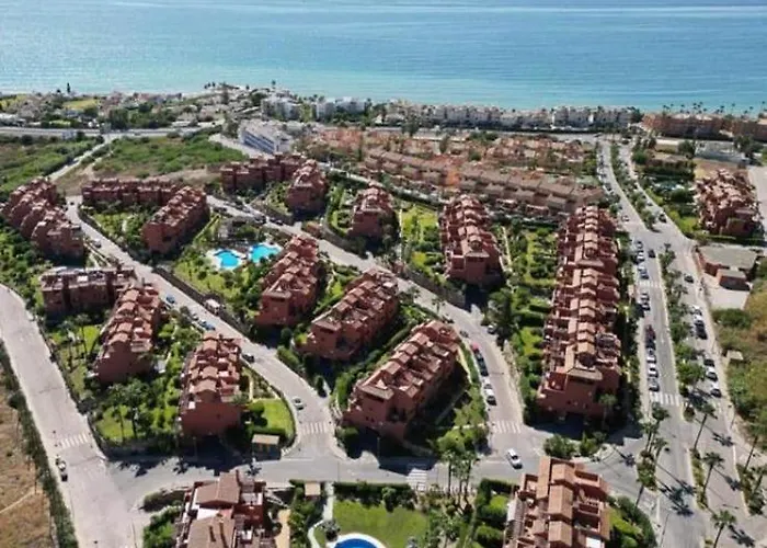 Estepona Apartamento En Planta Baja Con Jardin Privado Y Siete Piscinas