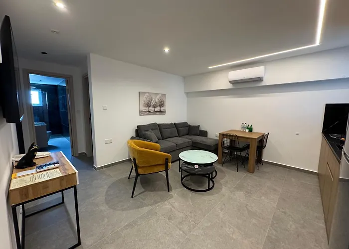 Living Boutique Apartments Adults Only