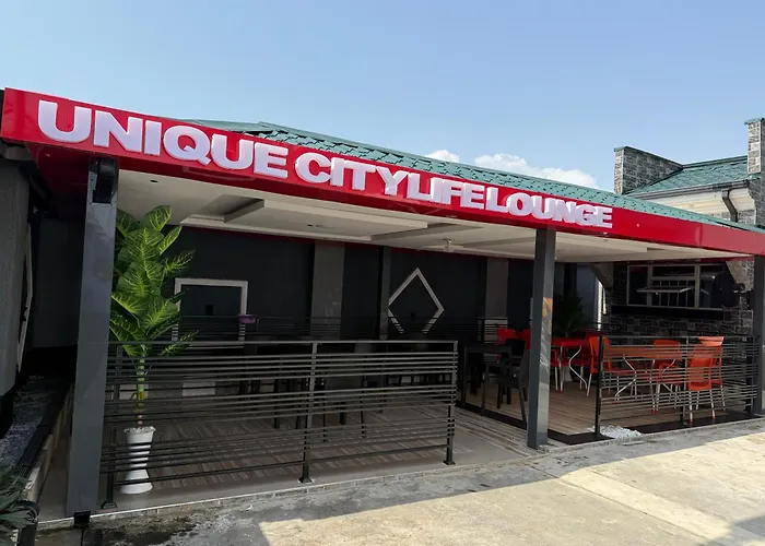 Unique Citylife Hotel