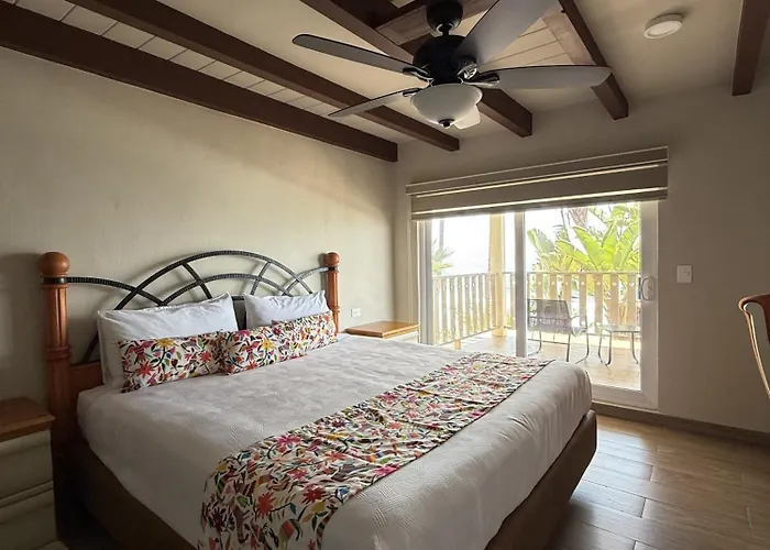 Dmytri'S Original La Fonda Restaurant & Hotel