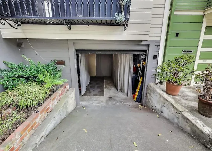 Quiet Studio Near Glen Park