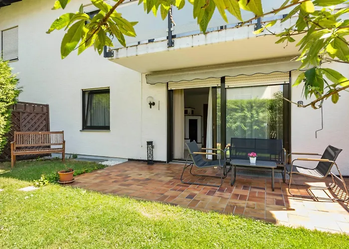 Kms Homes - Garden - Netflix - Modern