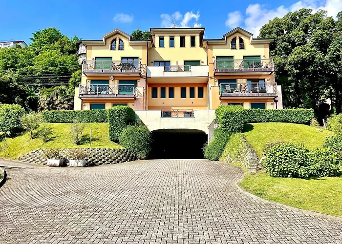 Elegant & Comfortable Modern Home With Swimming Pool