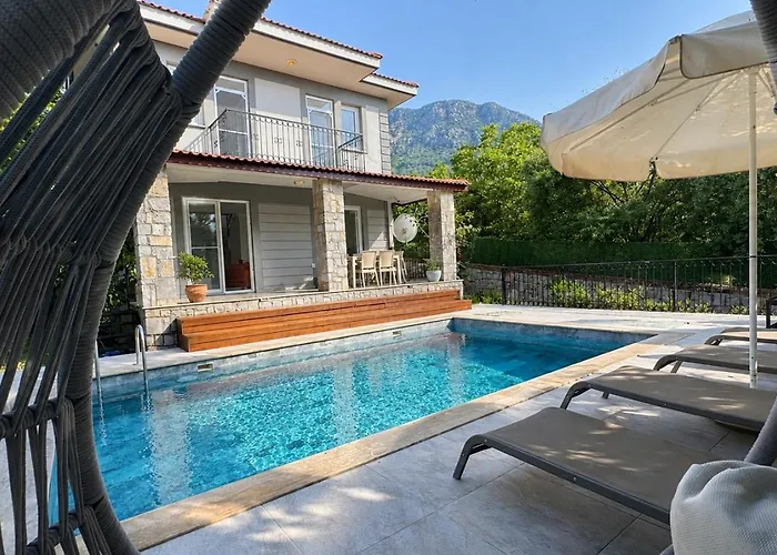 Almond Villas Uec Yatak Odali