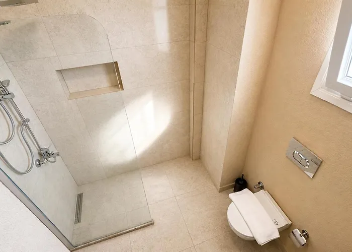 Almond Villas Uec Yatak Odali