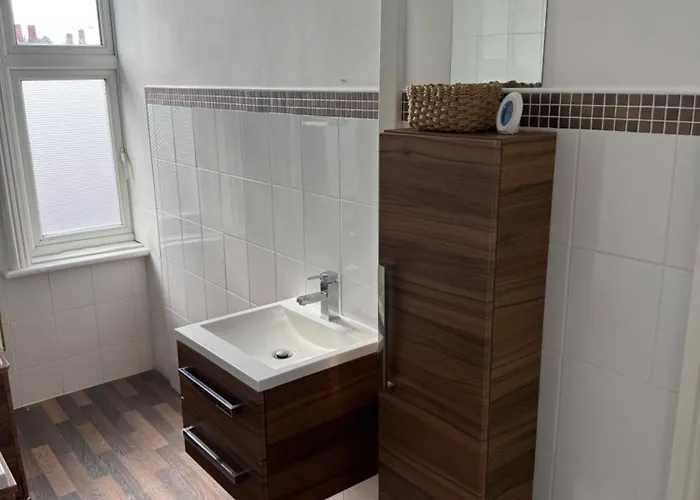 Spacious Wakefield 3Bed -Free Parking Sleeps 5