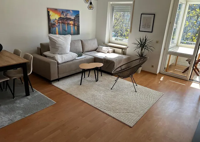 Cozy Sunny Flat In Quiet Spot