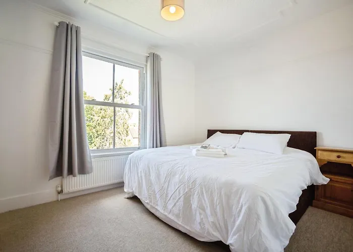 Large Victorian Apartment With High Speed Wifi 350Mbps