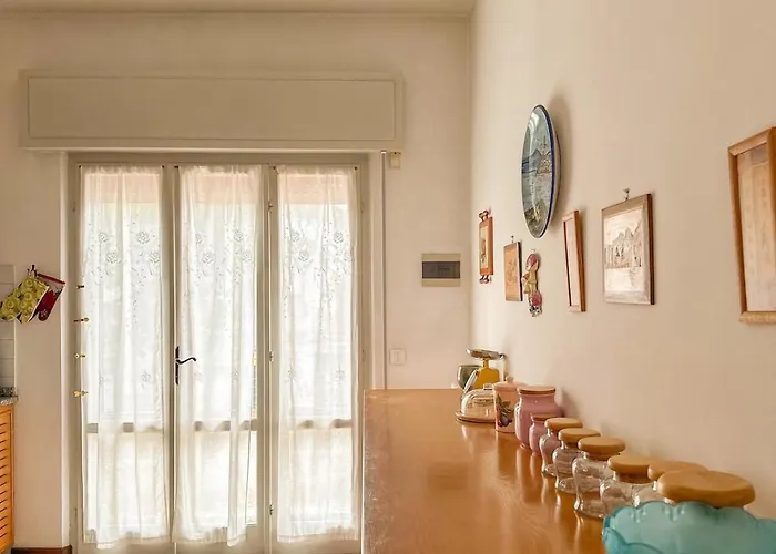 Lido Di Camaiore-Spacious & Bright 2Bedrooms House