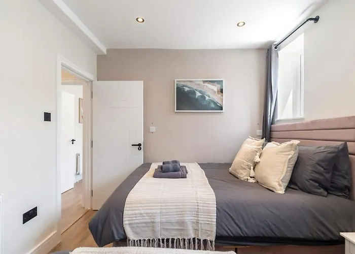 Kew Garden Suite 2Br Sleeps 9 Near Central London