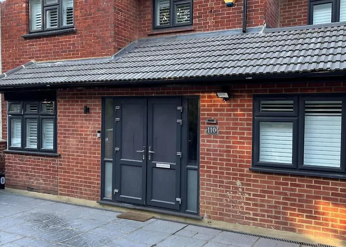 Double Room Private Bathroom Parking South Croydon