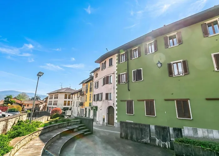 Old Pella: 100M To Lake Orta, Terrace And Views - Happy Rentals