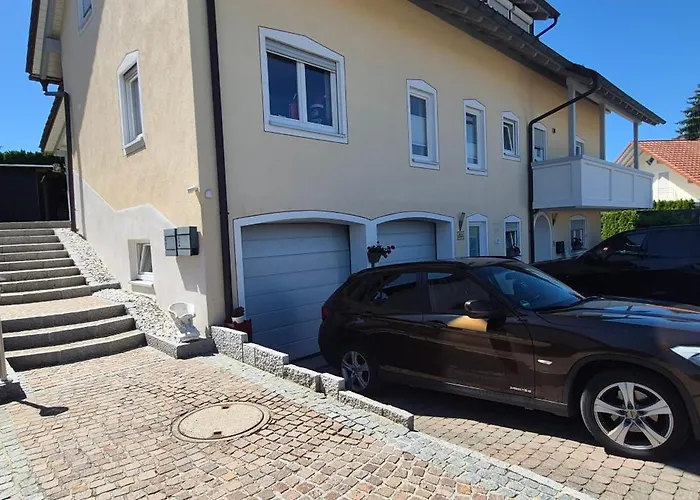 Helle Ferienwohnung Mit Balkon & Parkplatz
