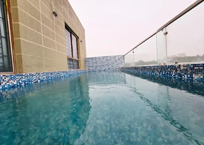 Meerah Mahal Entire Luxurious Aqua Golf Villa 32