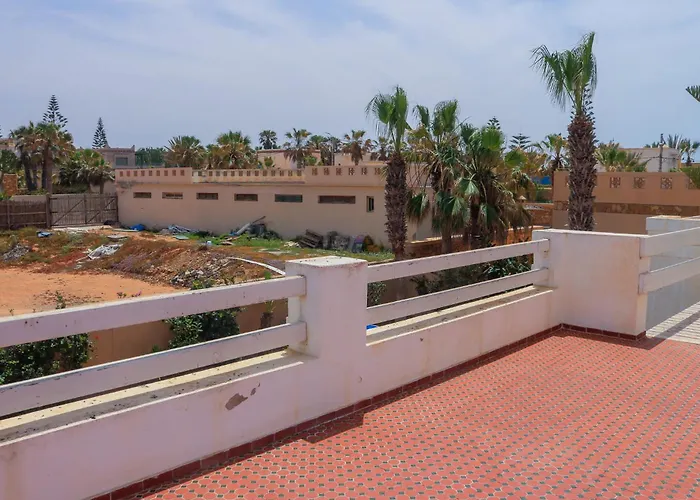 Spacious 3 Bed 2 Bath Villa With Garden And Pool