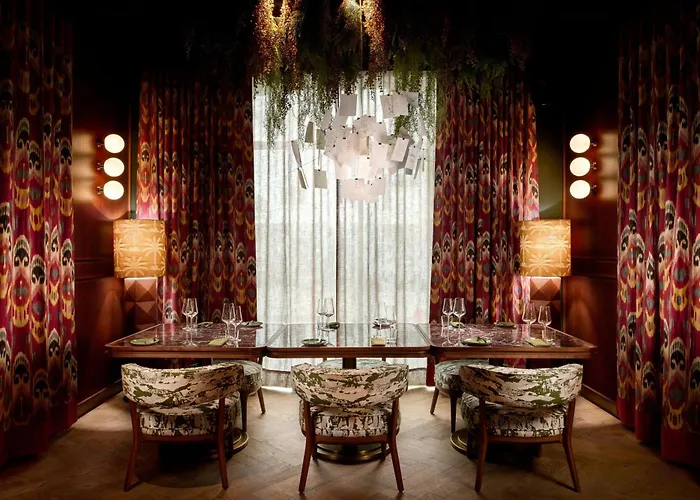 Skald Akureyri, Curio Collection By Hilton