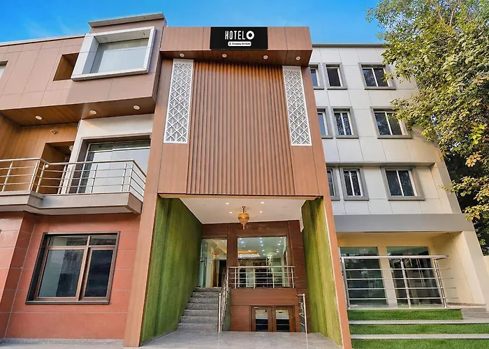 Super Hotel O Sarnath Stupa Varanasi Formerly Bollywood Guest House