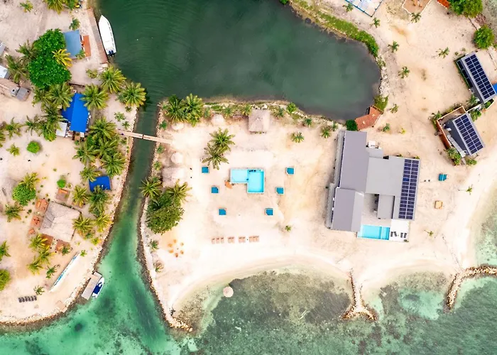 Bullock Island, Belize