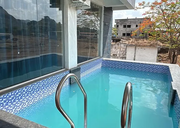 Avera Luxurious Stay