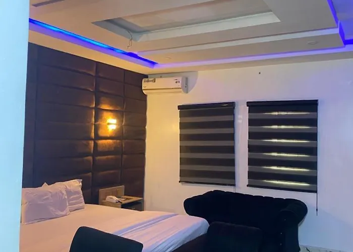 Havana Hotel And Suites