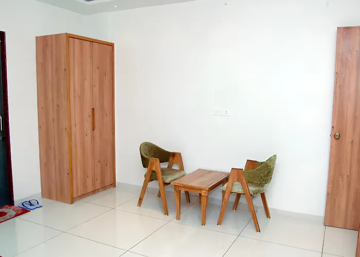 Nova Yashraj Hotel