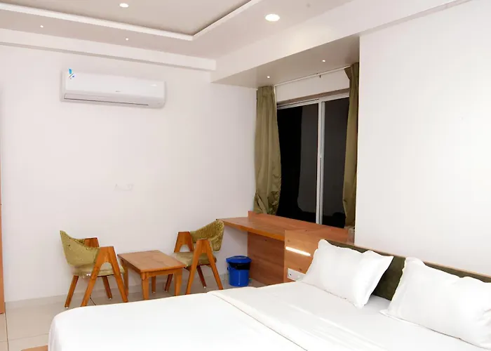 Nova Yashraj Hotel