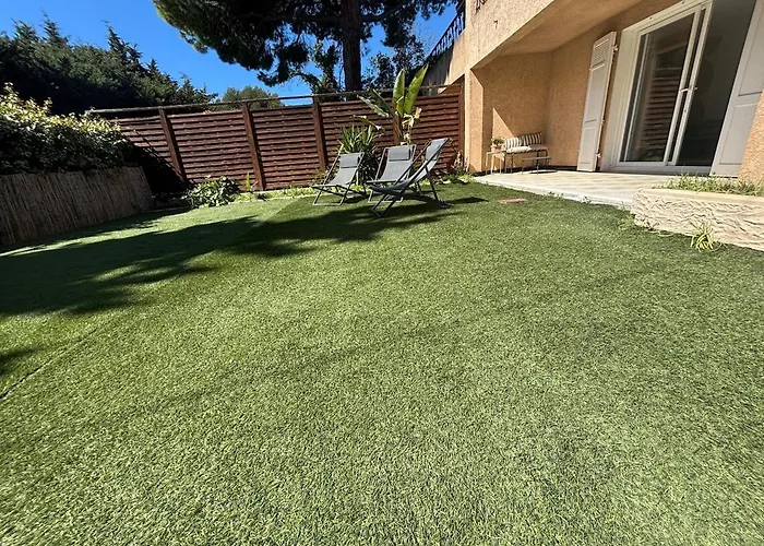 Bas De Villa & Jardin - Climatise - 10Mn A Pied Plages & Parking - Les Bambous