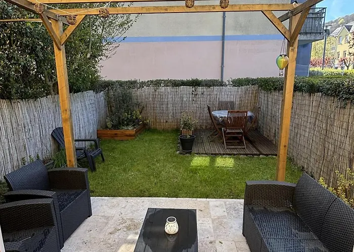 Maison Avec Petit Jardin