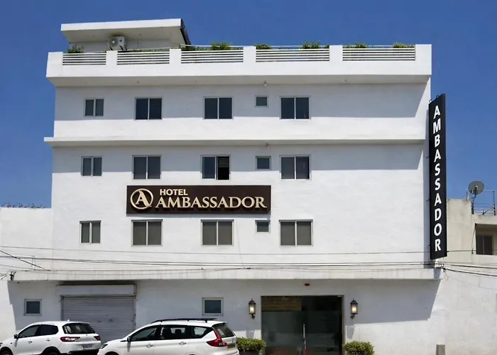Hotel Ambassador Sukhna Lake